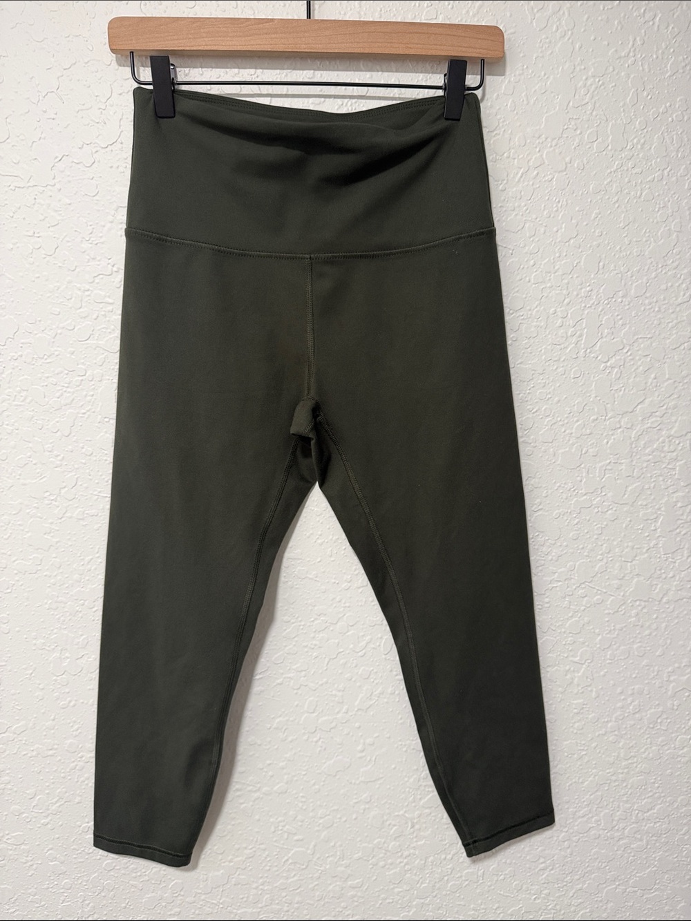 ZOBHA High-Waist Olive Green Leggings Size Medium